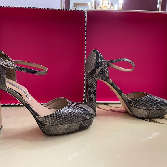 Diane von Furstenberg Gray Python Heel Size 8 - Picture 4 of 11